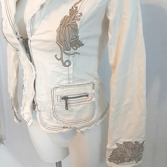 West 36th Western Frayed Edges Zipped Up Embroidered Denim Jacket Small - Picture 4 of 8